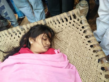 ghazipur girl student stabbed after molestation