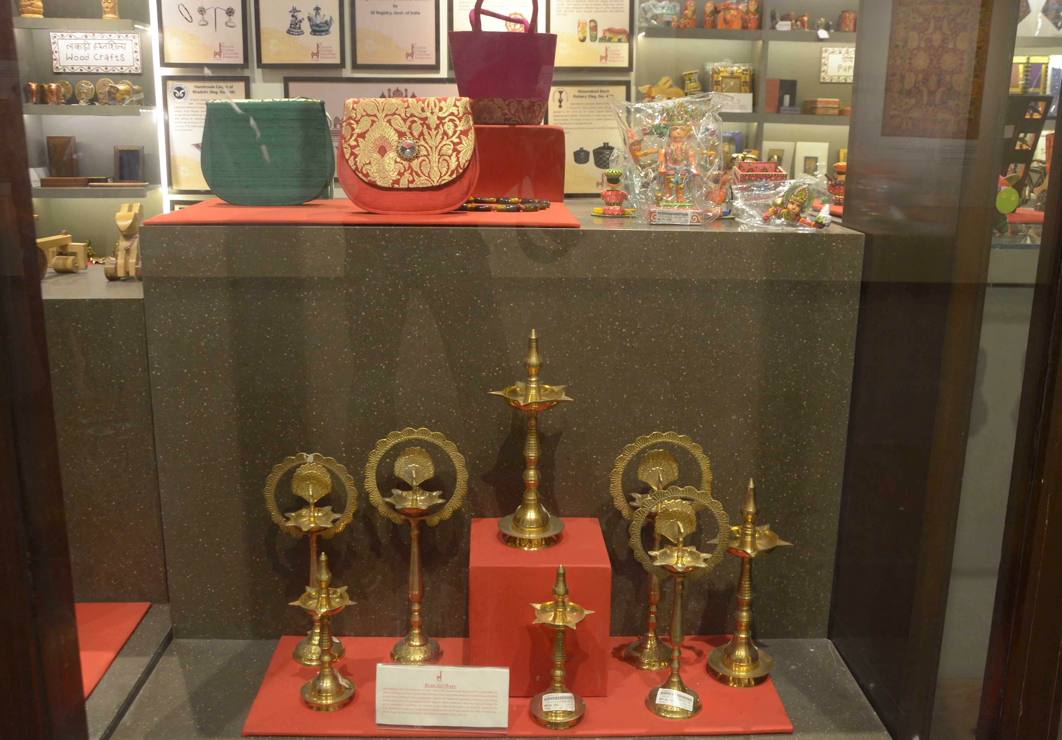 Banaras metal craft attract tourist