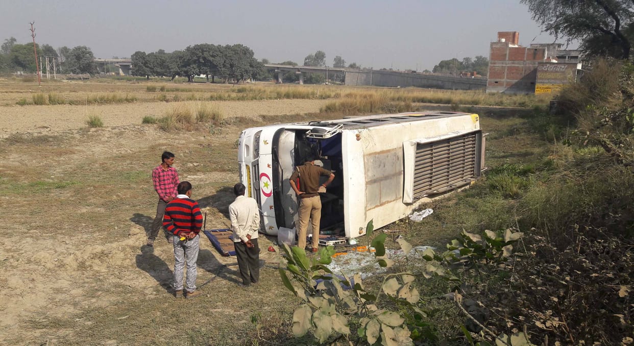running bus accident in mirzapur after fight
