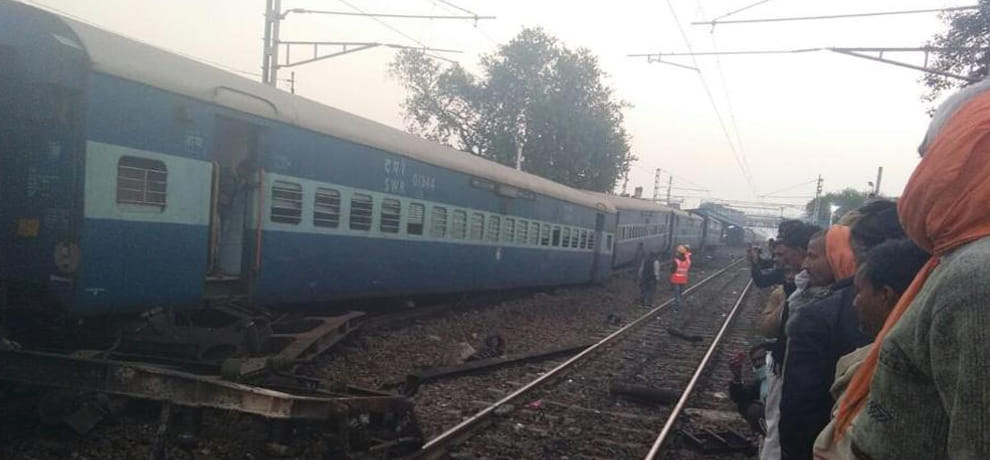 fog reduces the speed of the BAGH Express  
