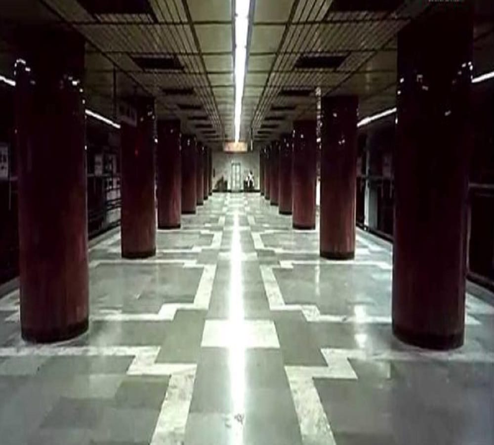 Ravindra Sarovar Metro Station is extremely scary situated in kolkata