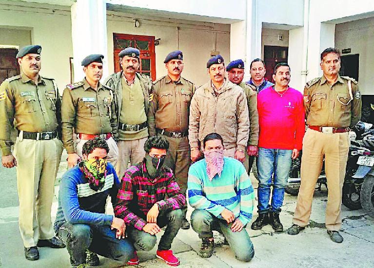 सुकीबाईं में तीन युवकों से 4.285 किलो चरस बरामद