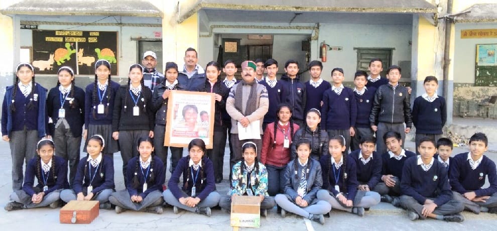 सांप्रदायिक हिंसा से निराश्रित बच्चों के लिए एकत्र की 21 हजार की राशि