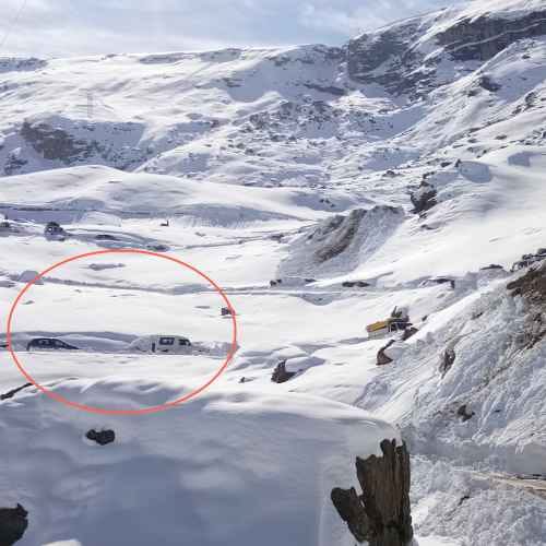 Himachal lahaul spiti 110 tourist trapped in snowfall in minus 12 degree temperature