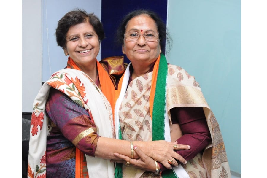 mayor candidates of congress and BJP made promises.