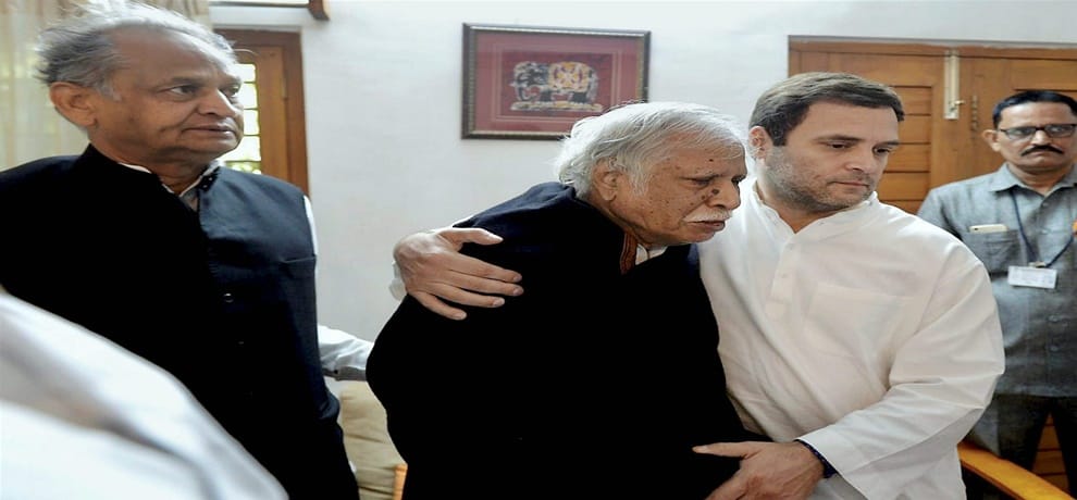Rahul Gandhi visits the residence of  MP Madhusudan Mistry passing away of his son Parikshit Mistry