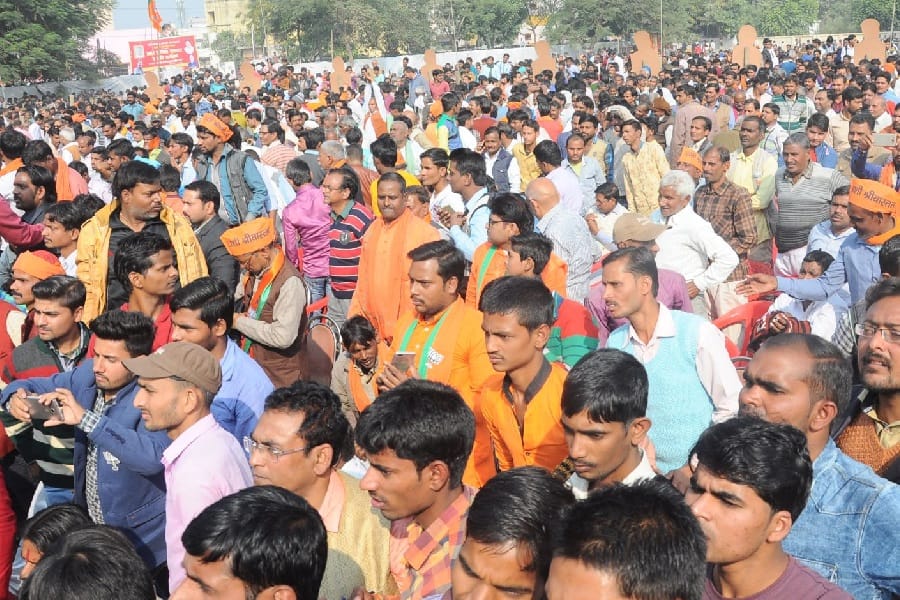 Cm yogi addresses a party meeting in Barabanki