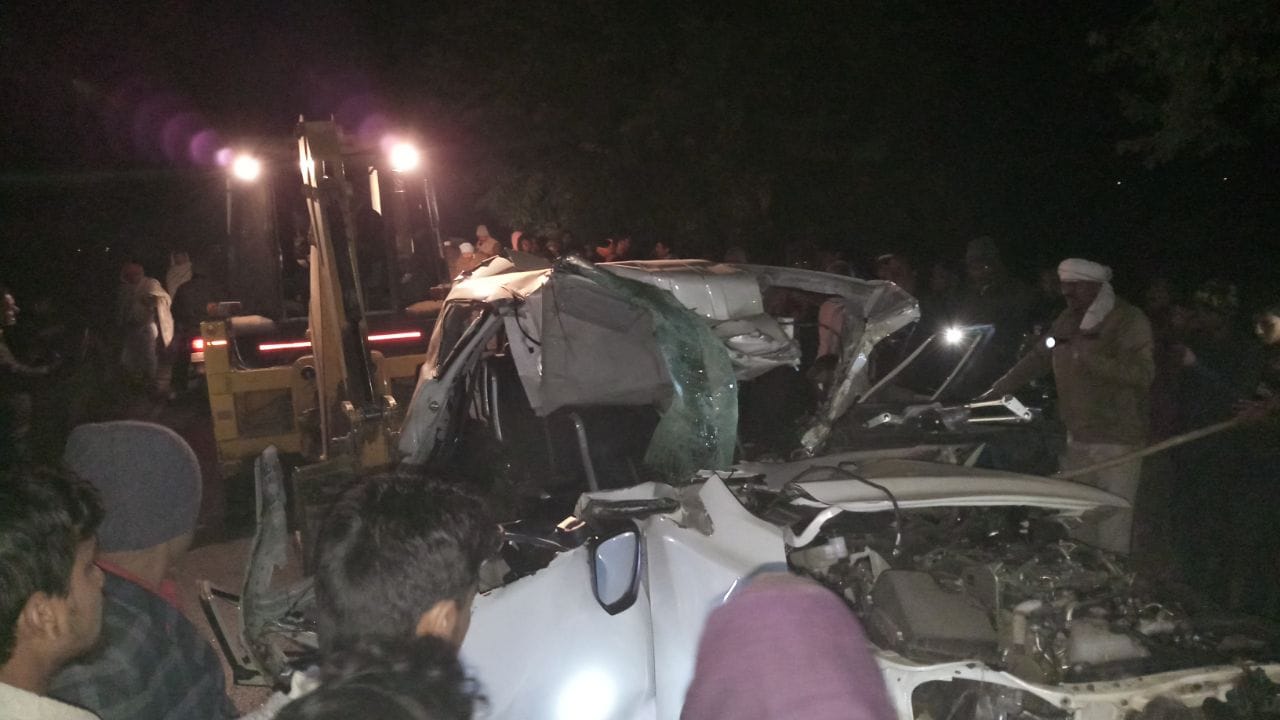 inova accident in jaunpur three person killed