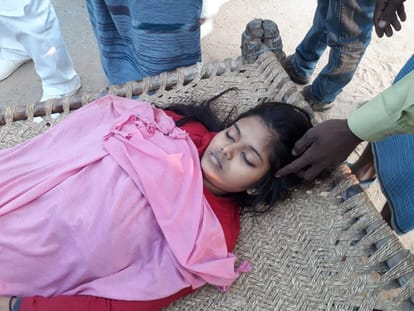 ghazipur girl student stabbed after molestation
