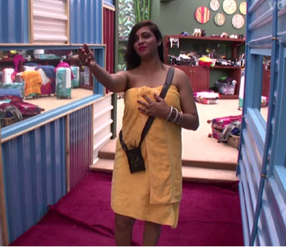  south actress reveals about bigg boss ex contestant arshi khan age and criminal case