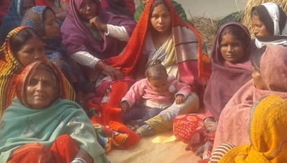 two sister died in road accident in azamgarh