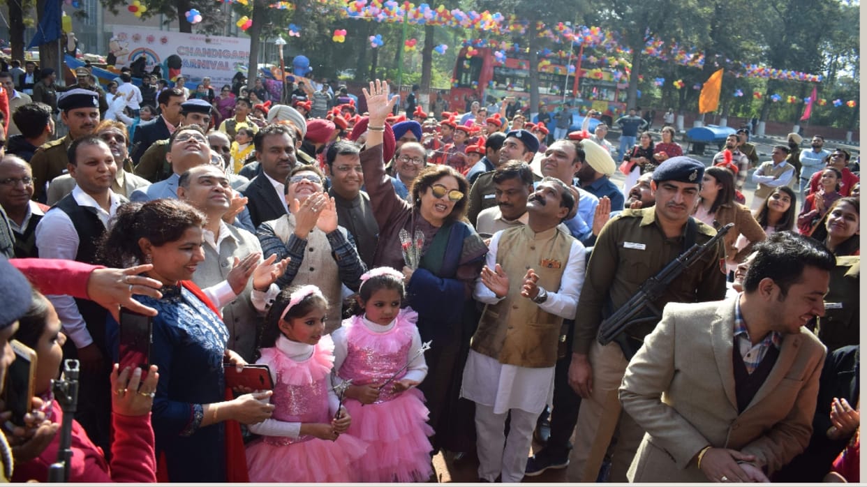 Chandigarh carnival began in leasure velly chandigarh