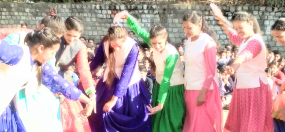 नृत्य पर छात्रों ने लूटी वाहवाही