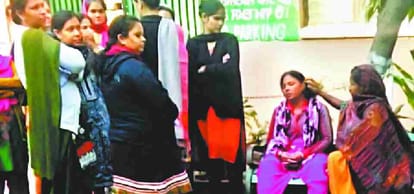 dav school derabassi almirah fell down and student died