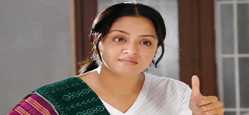 Tamil Actress jyothika and director bala legal case for abusive language In film Nachiyar