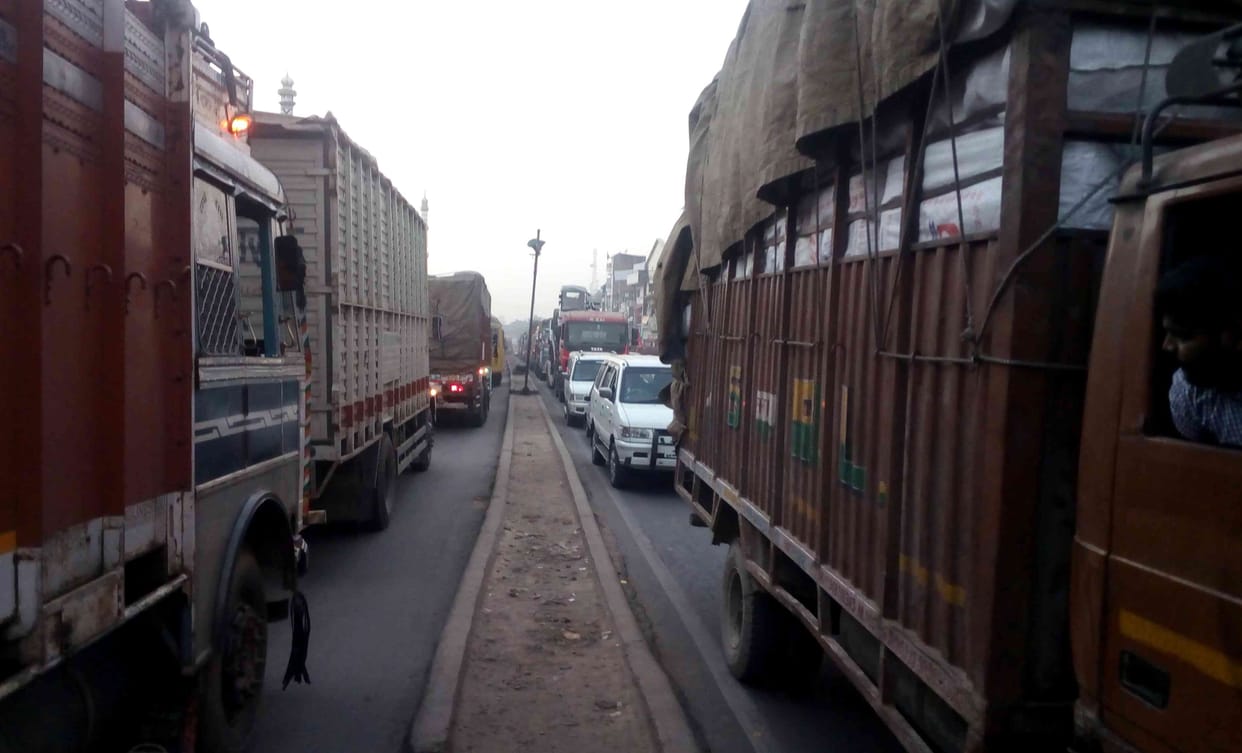Jaam on road