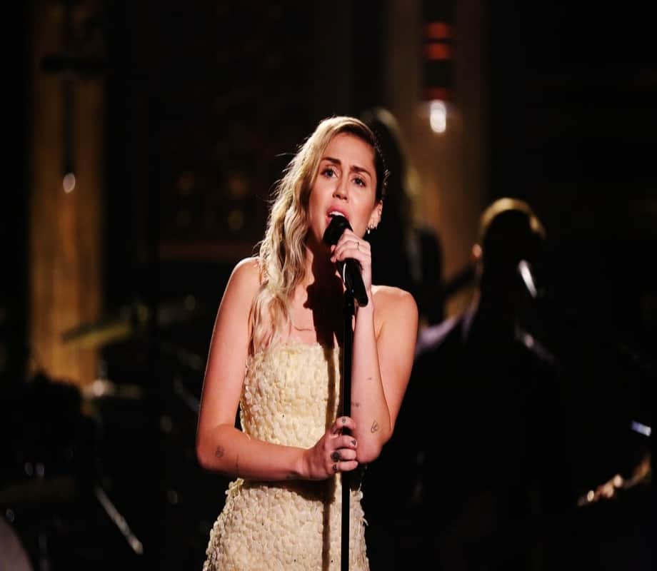 Miley Cyrus said rude fans spreading pregnancy rumours