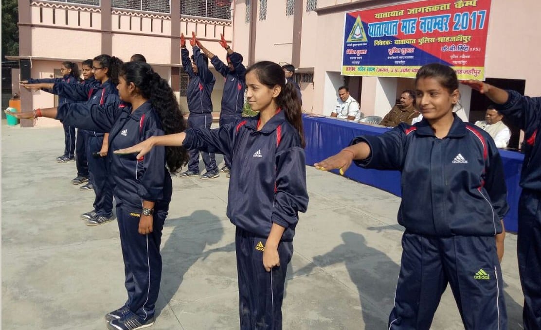 नुक्कड़ नाटक से दिया सुरक्षित यातायात का संदेश