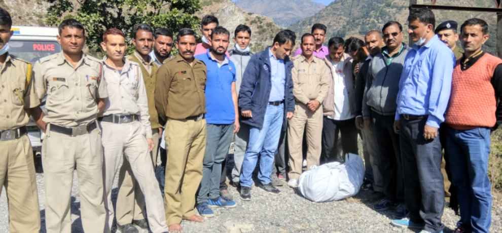 himachal sirmmour missing girl dead body found in gorge 