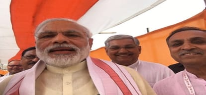 Patel's  protest against BJP in Silk Nagari, Change PM Modi meeting