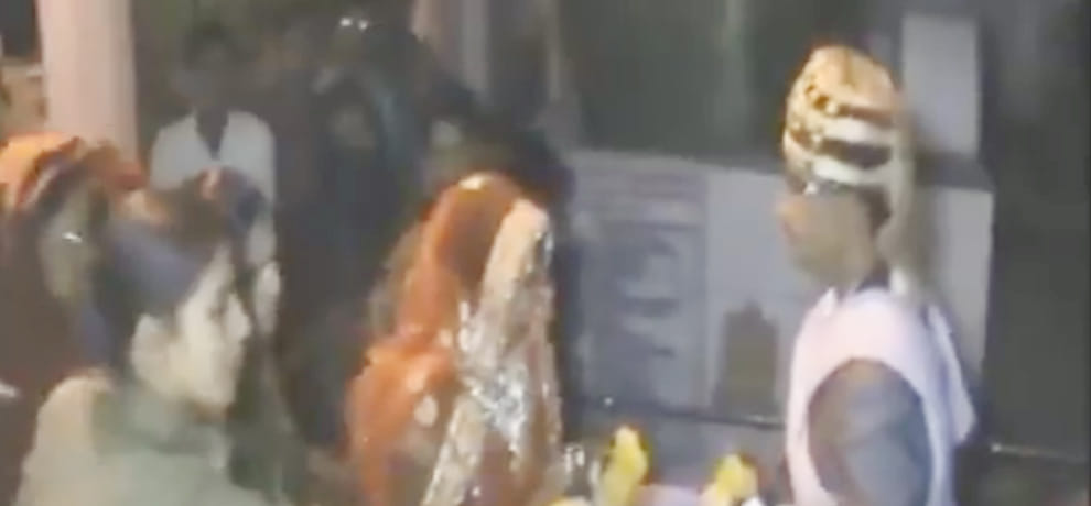 when family refuse the wedding Couple tie the knot at a police station in Kannauj