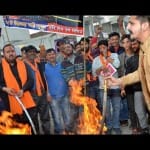 Himachal Kshatriya mahasabha burns Effigy Of Sanjay Leela Bhansali And Deepika Padukone