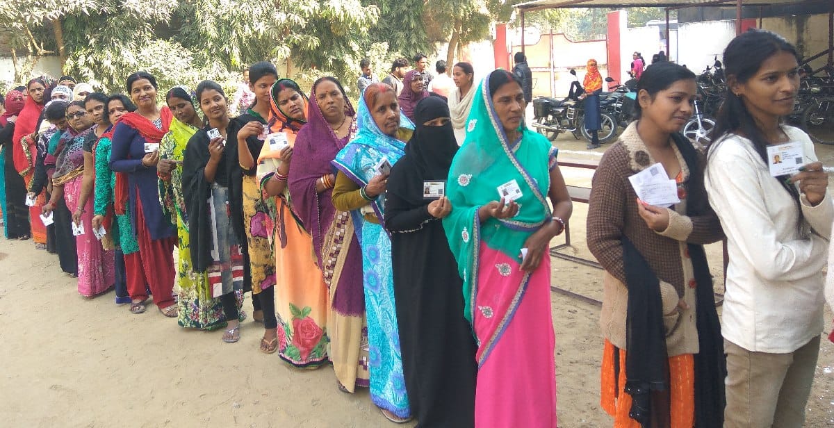 देवरिया में 57.01 फीसदी मतदान