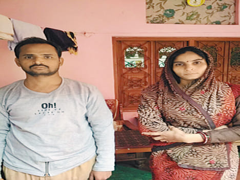 byke riders looted couple