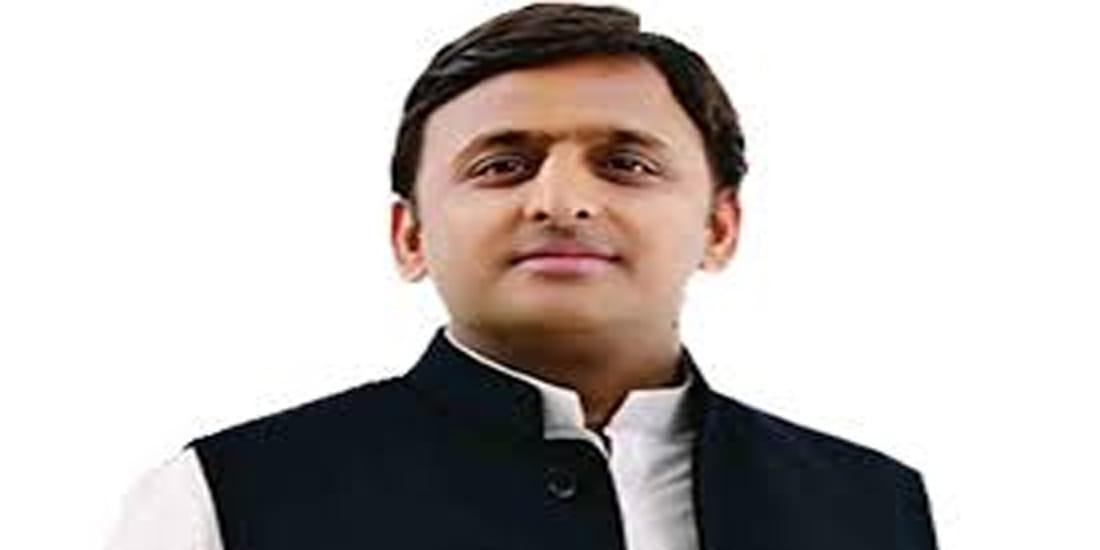 Akhilesh Yadav campaigns in Gujarat.