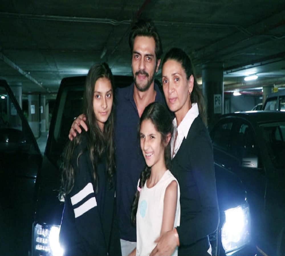 Arjun Rampal along with girlfriend Gabriella Demetriades celebrates Holi