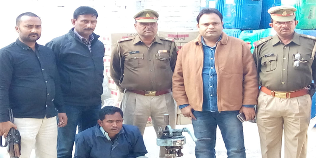 fake liquor factory caught by up police in kanpur dehat