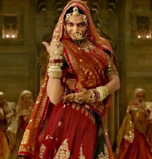 Deepika Padukone does not say a single WORDS On Padmavati