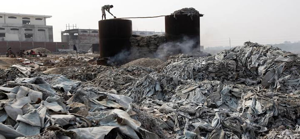 the air of city is poisonous