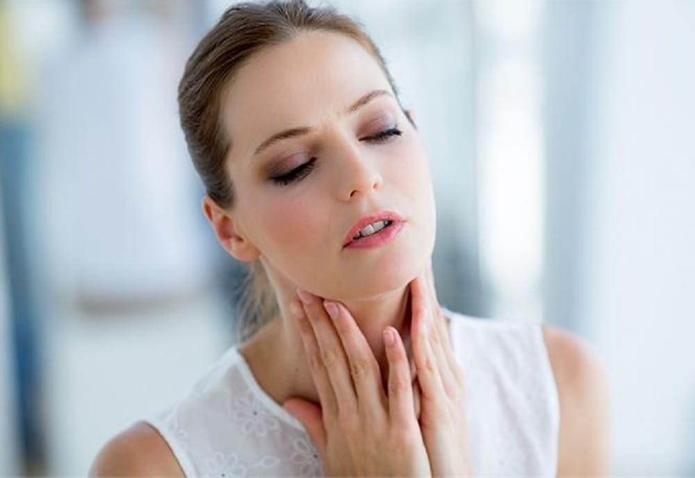Home remedy of Onion peel for sore throat