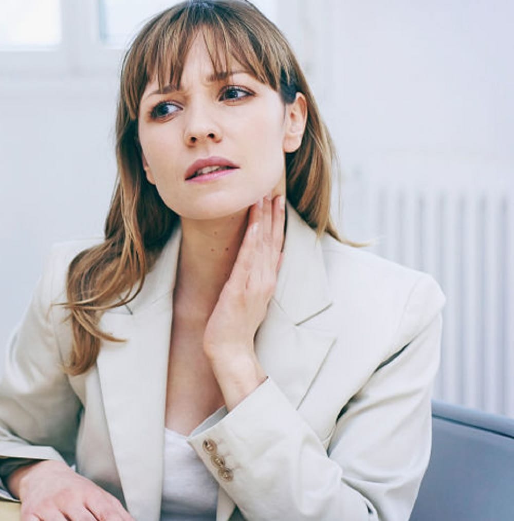 Home remedy of Onion peel for sore throat