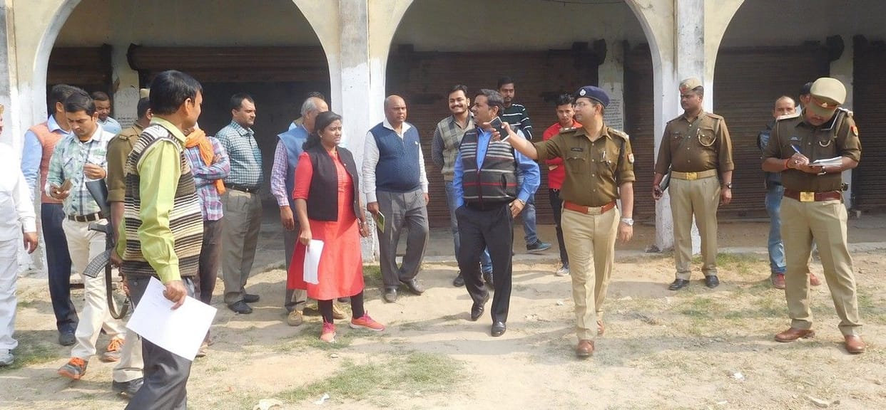 बूथों का किया निरीक्षण