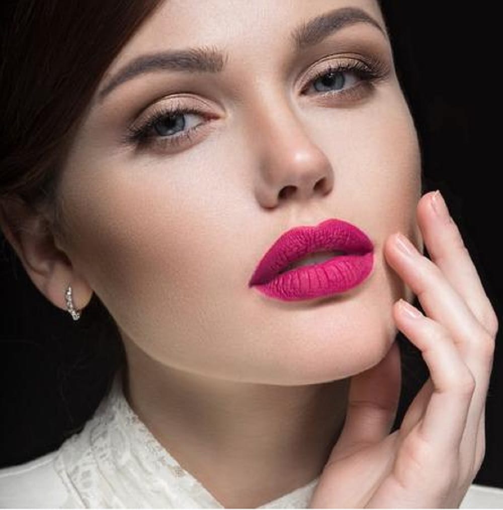 shape of lips tell about nature of women