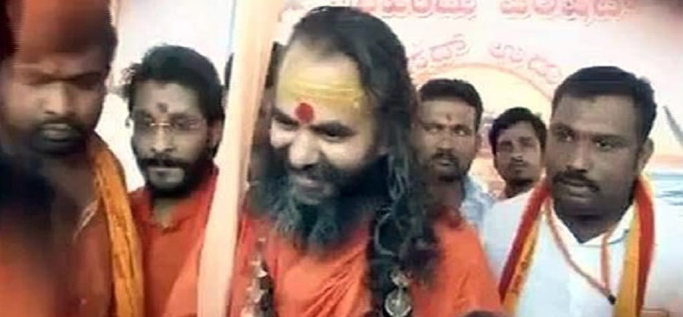 narendranath said in Dharma Sansad hindu should keep weapons and leave mobile 