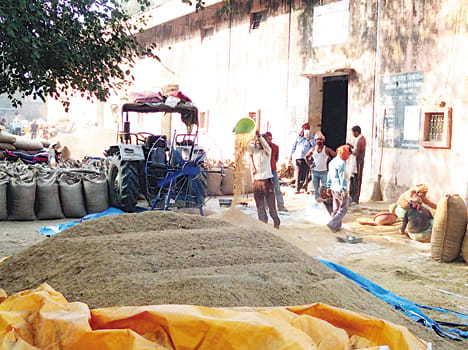 Farmers awaiting number four days sell for peddy