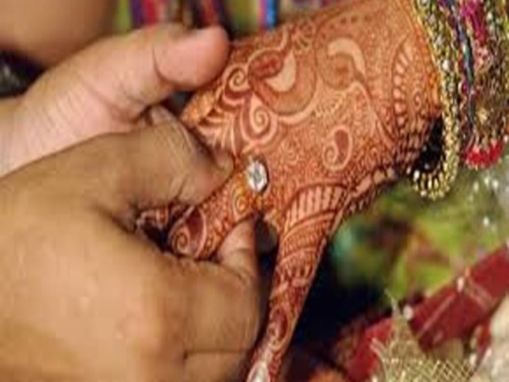 girlfriend told all secret about their life in engagement of his lover