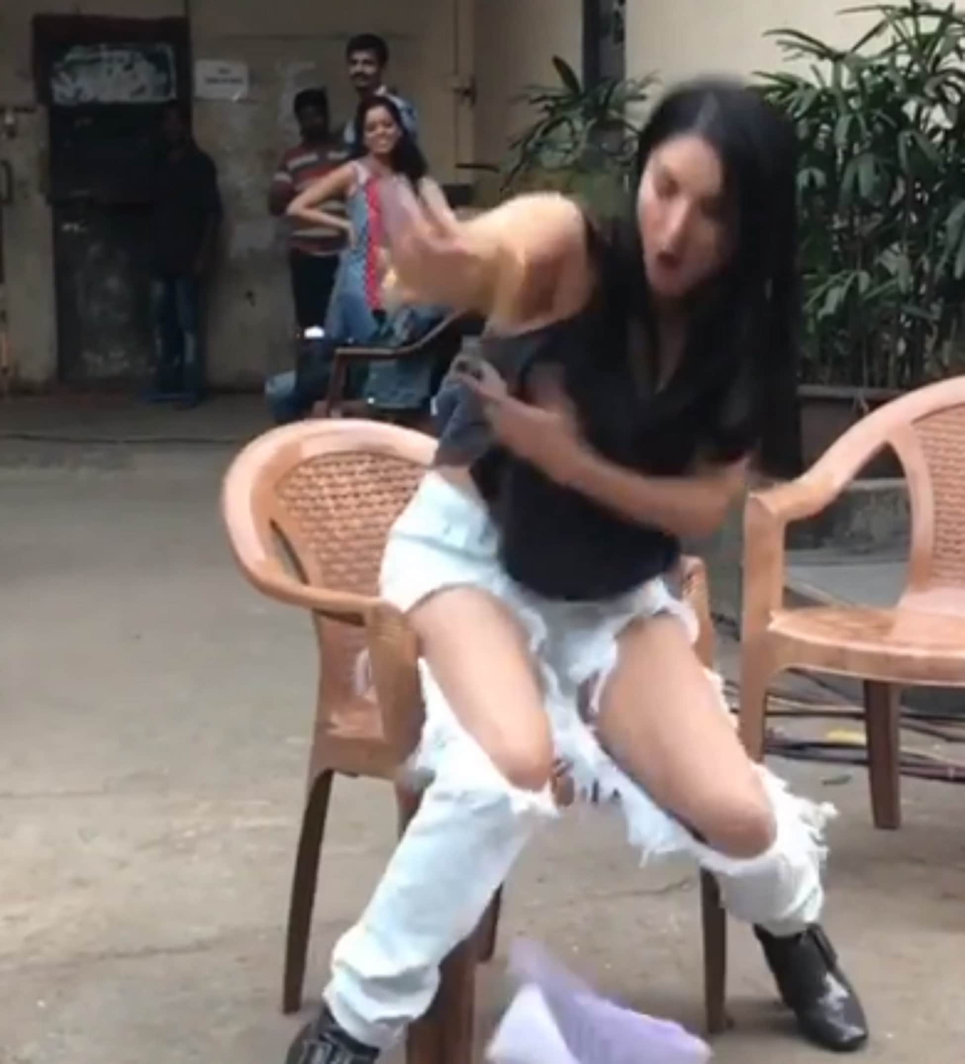 Sunny Leone viral video on snake prank by her crew member 