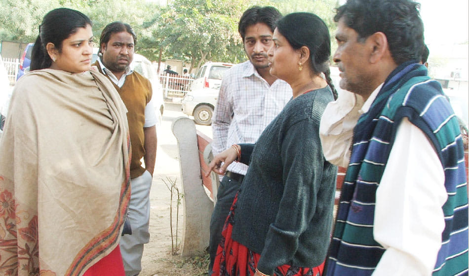 married woman found dead in laws house in ghaziabad
