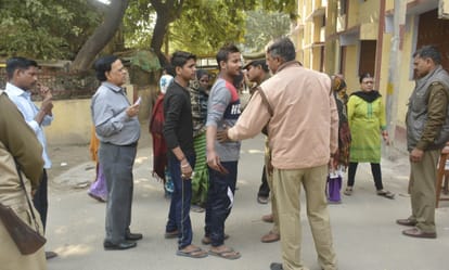 election campaign on social media in nikay chunav