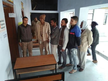 voting in mainpuri is going on for municipal poll