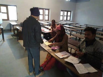 voting in mainpuri is going on for municipal poll