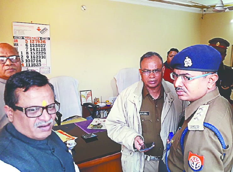 udhamsingh nagar me vyaapaari se maangi rangdaari