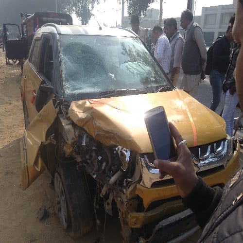 The car crashed the bike rider couple death photos