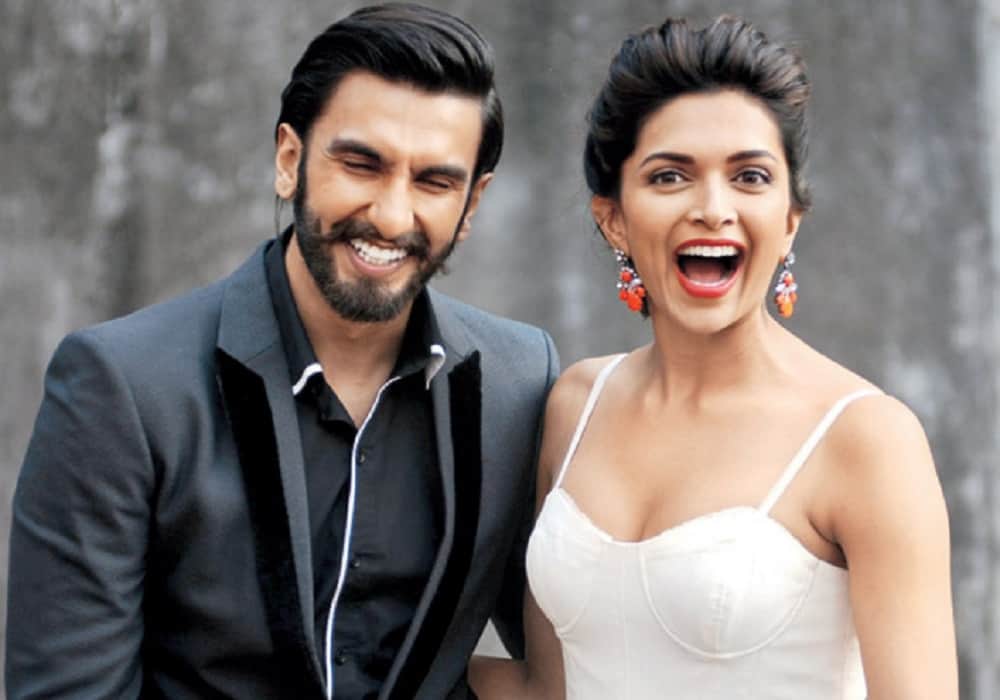  Ranveer Singh And Deepika Padukone Go on Dinner Date