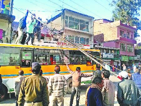 सोलन के आधे शहर में ब्लैकआउट