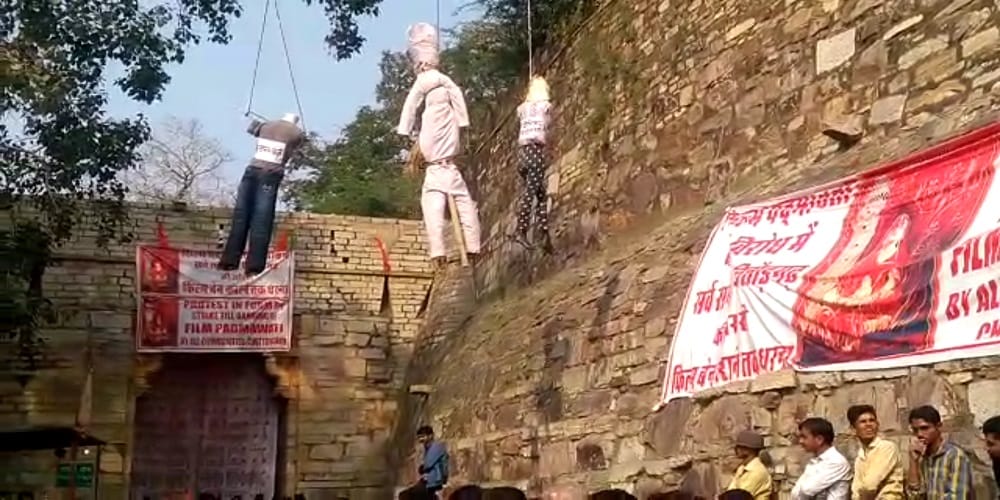 padmavati controversy mamta banerjee effigy also hung outside chittorgarh fort